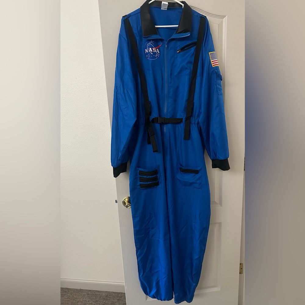 Men’s Astronaut Halloween Costume with Helmet